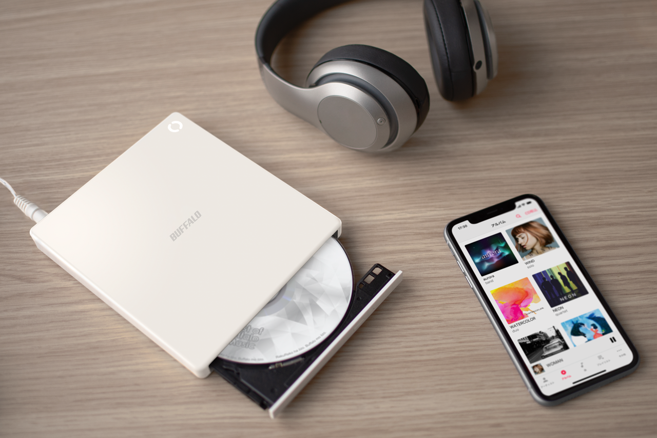 CDの音楽をワイヤレスで直接スマホに取り込めるCDレコーダー「ラクレコ