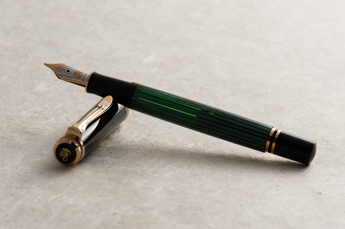 Review: Pelikan Souverän M300 (Green-Striped, Oblique Medium nib