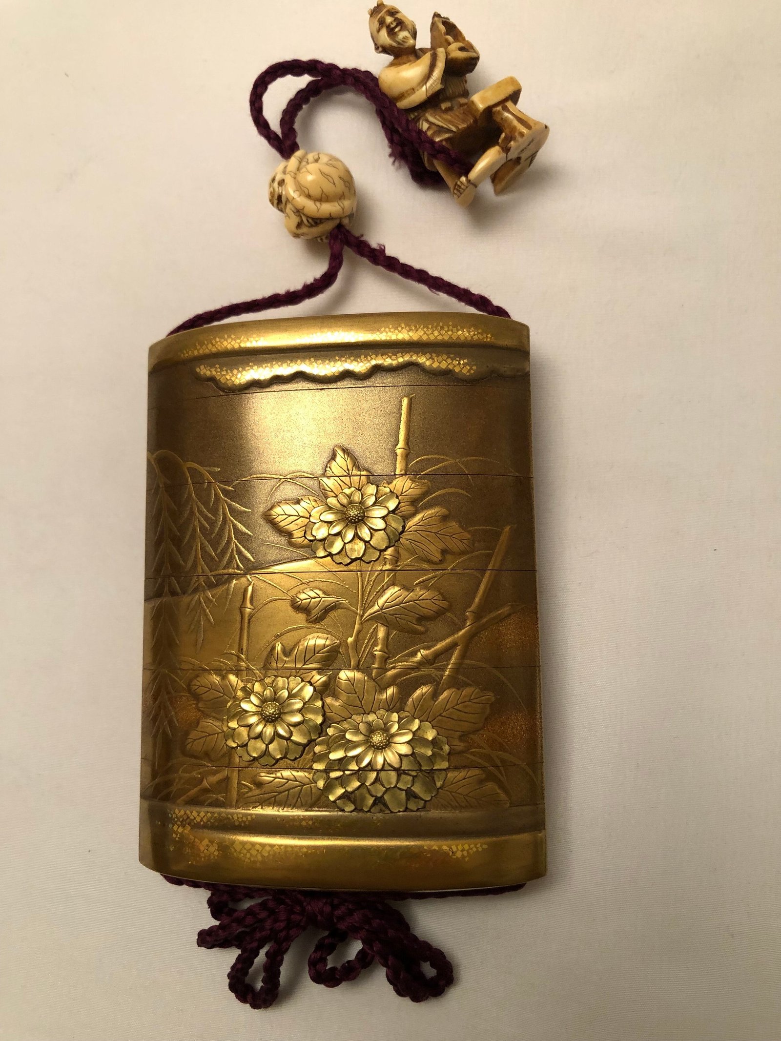金色 漆器 印籠 根付 薬入れ 小物入れ オブジェ 金色 漆器 印籠 根付