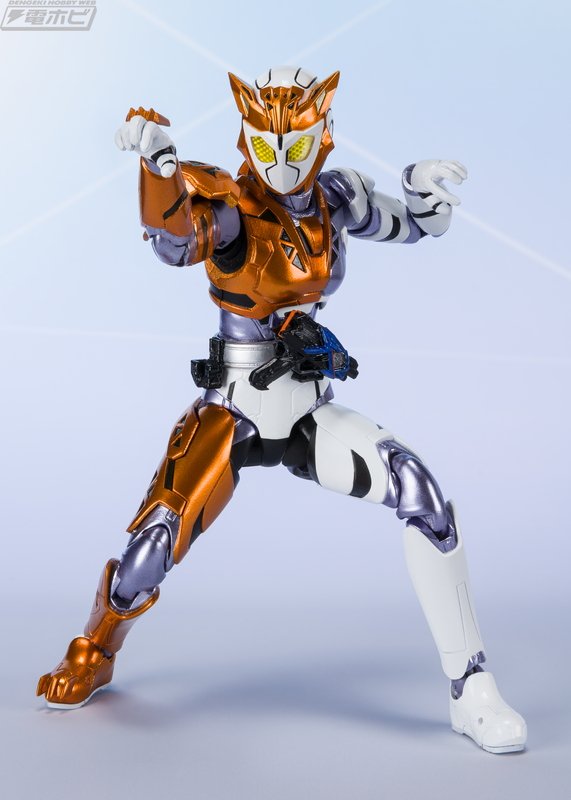 仮面ライダーゼロワン』戦場を縦横無尽に駆ける仮面ライダーバルキリー