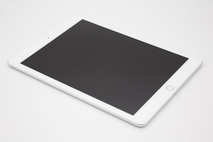 iPad(第5世代)（au） 商品一覧｜ムスビー【中古スマホ・中古タブレット