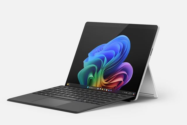 マイクロソフト Surface Laptop Go 3 XJB-00004 [プラチナ] 価格比較