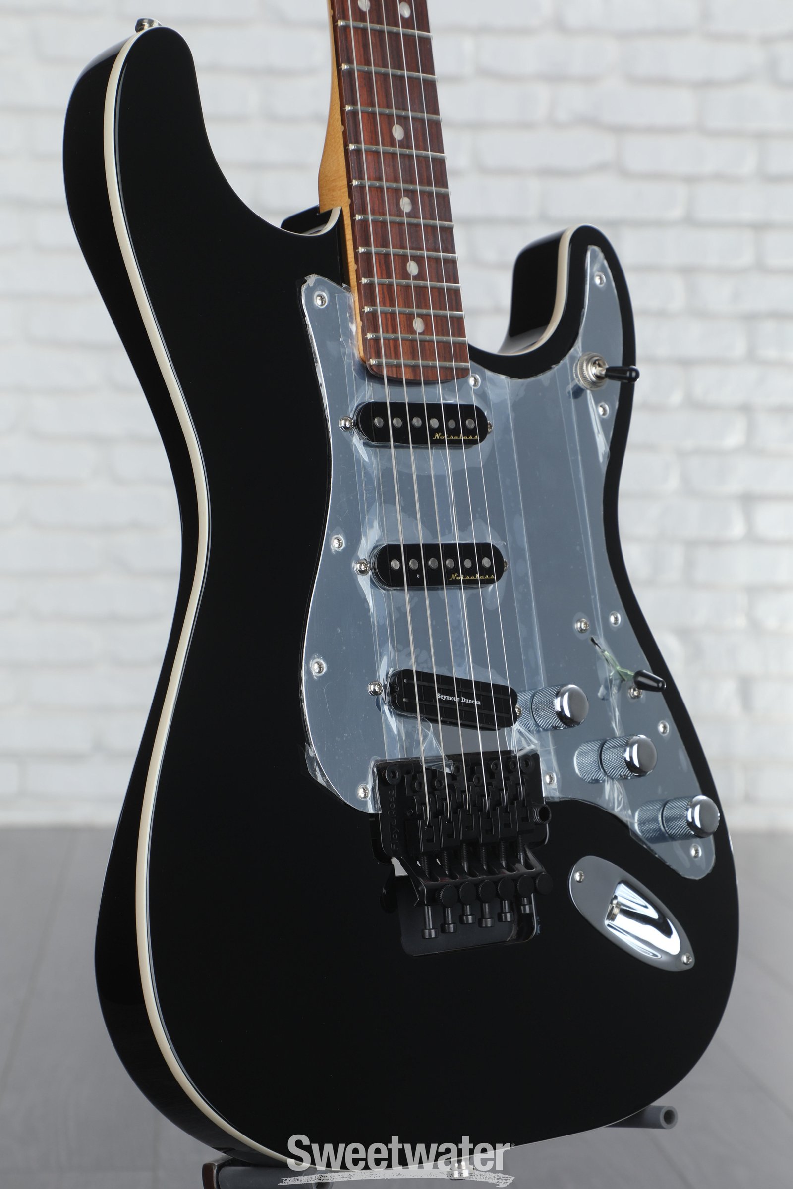 Fender Tom Morello Stratocaster - Black | Sweetwater