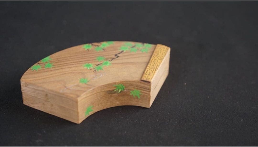 清水晃樹 神代杉 青楓絵扇面香合 内丸金箔 共箱 栞 茶道具 本物保証