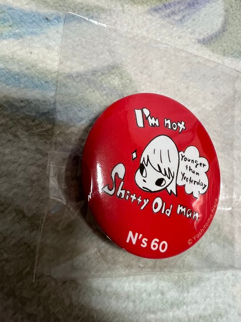 奈良美智の60還暦パーティーの記念バッジ N's60 -YOSHITOMO NARA 60th BIRTHDAY PARTY-