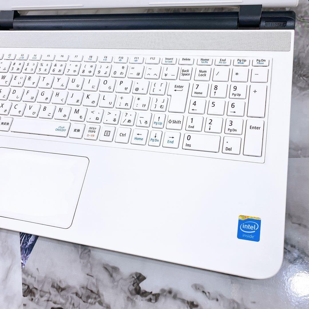 人気の白✨薄型ノートパソコン✨新品SSD512GB✨初心者⭕Windows11
