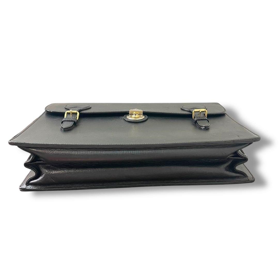 BURBERRY バーバリー　ビジネスバッグ 黒 オールレザー フラップ 金具