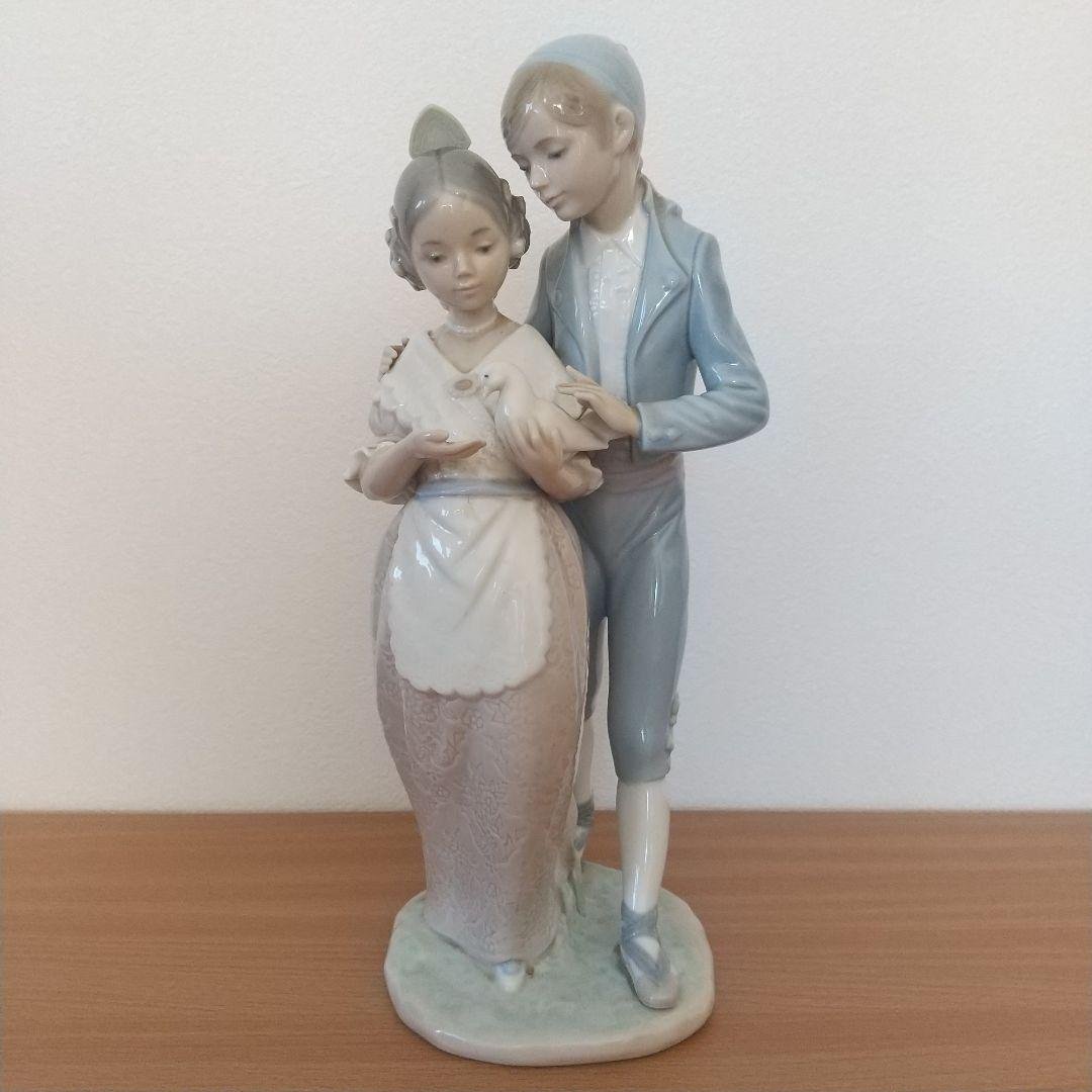 リヤドロ☆陶器 レガストック川崎本店リヤドロ(Lladro) フィギュリン 花だんの中で