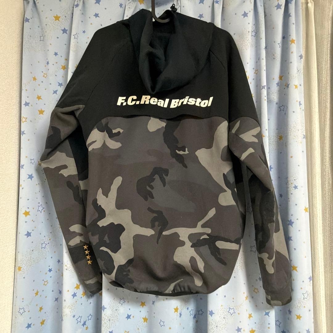 F.C.Real bristol 迷彩柄パーカーM