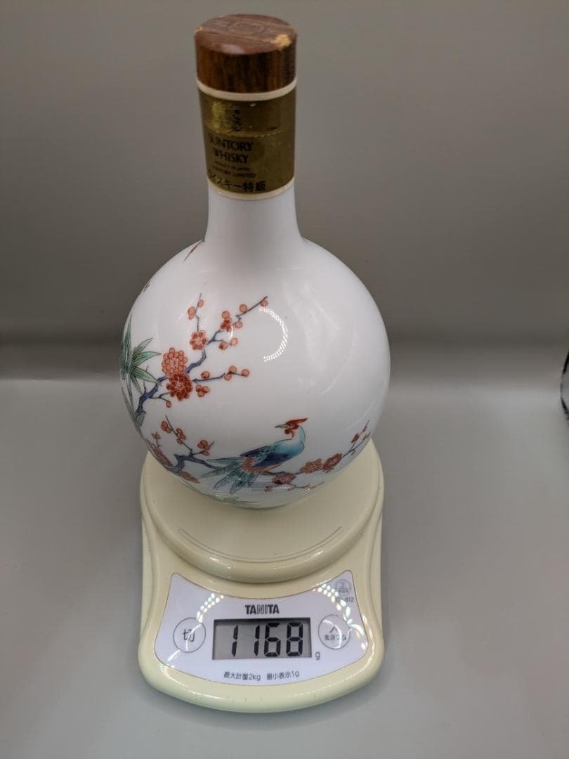 未開栓 サントリー ウイスキー 特級 有田焼ボトル 錦鶏菊梅竹文 重量1168g