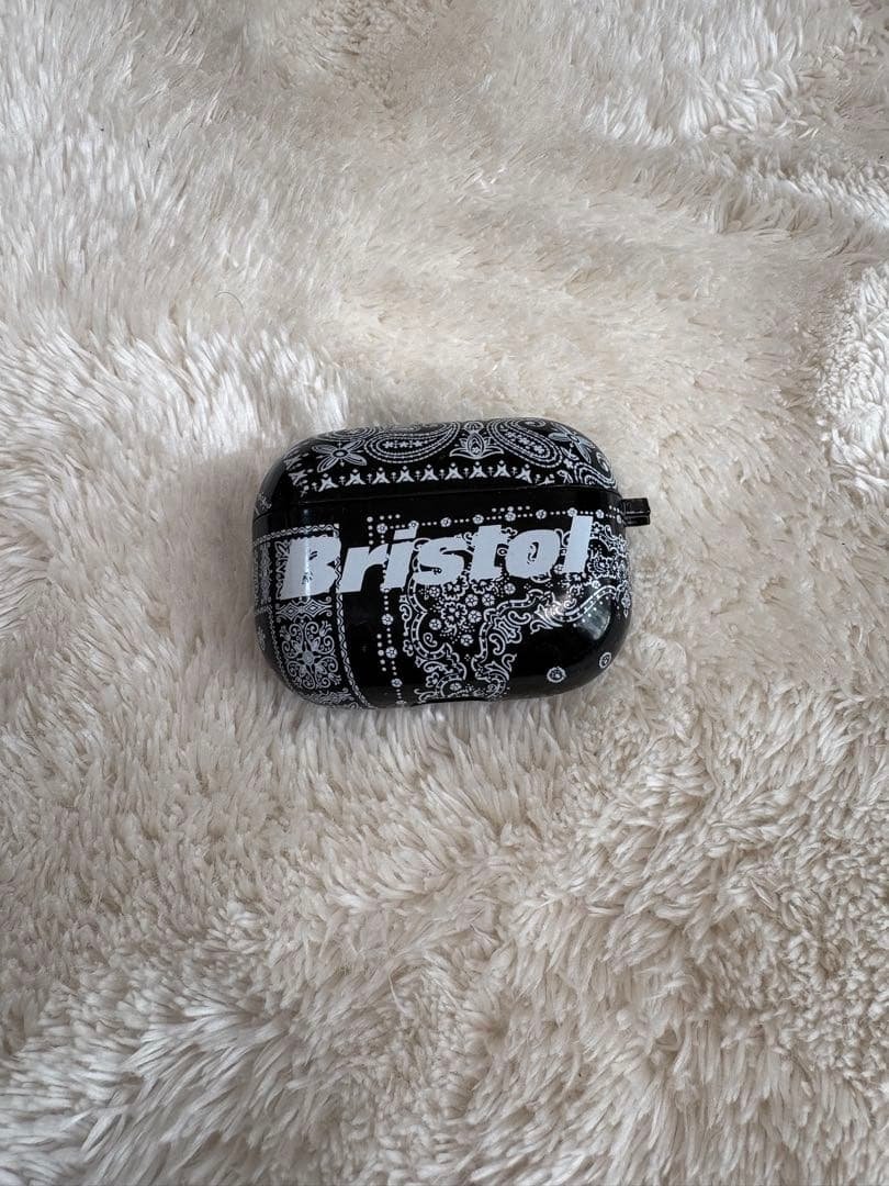 AirPods pro Bristol バンダナ柄 ケース付き F.C. Real Bristol - AirPods Pro ケースカバー | HBX