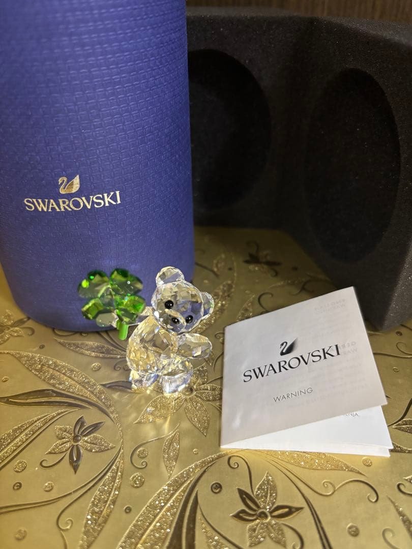 スワロフスキー　Krisベア Lucky Charm 四葉のクローバー Swarovski Kris Bear Lucky Charm | Swarovski Crystals – Bluestreak