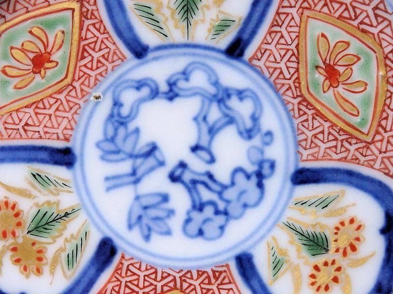 大聖寺伊万里　金襴手　毘沙門亀甲紋に花の図　豆皿　D497AS-CTf