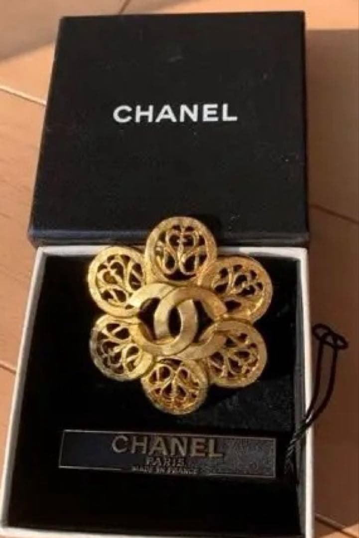 CHANEL ゴールド フラワーブローチ 95A シャネル(CHANEL)シャネル ヴィンテージ ブローチ ブローチ